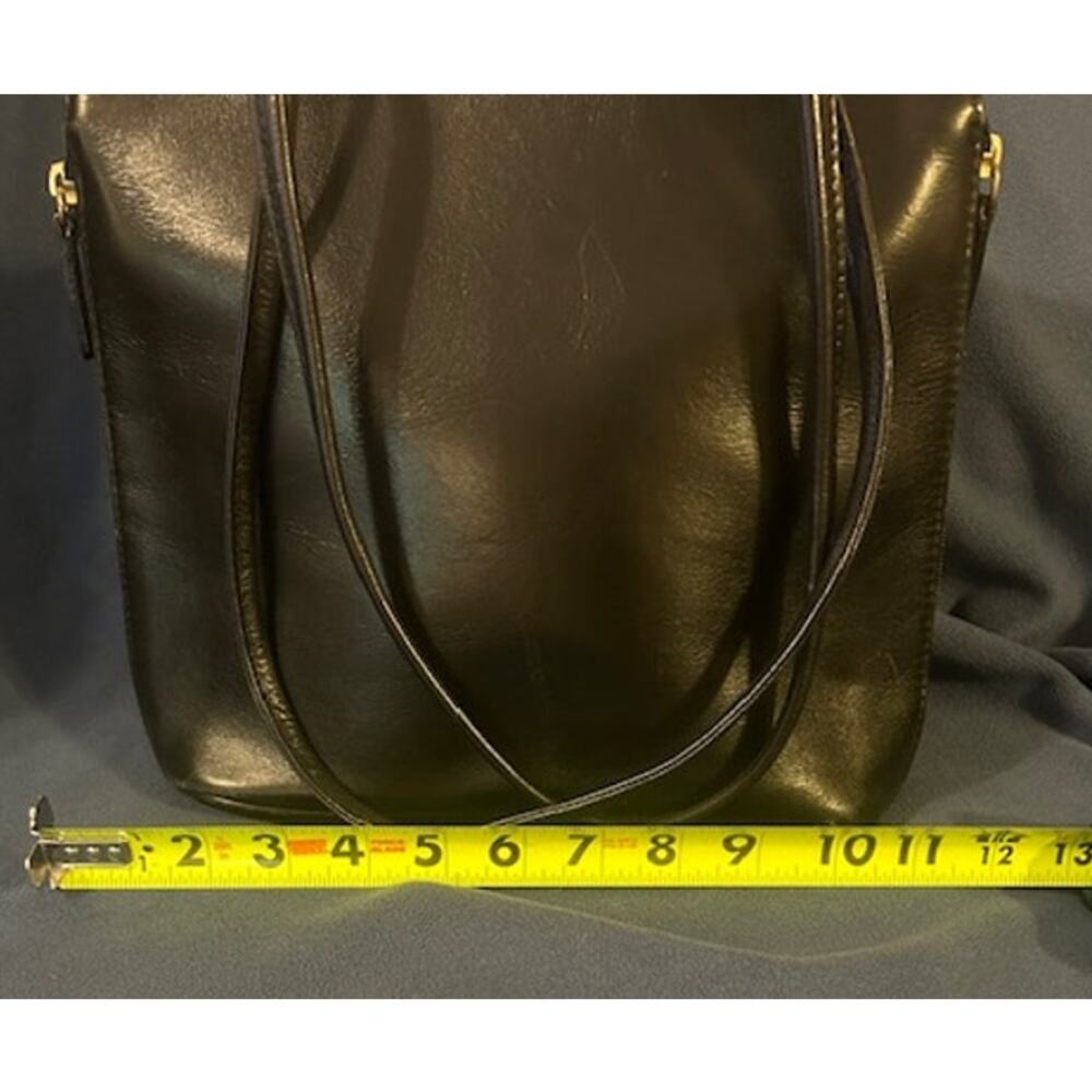 Hidesign Black Leather Expandable Medium Sized Shoulder Bag - Picture 4 of 9